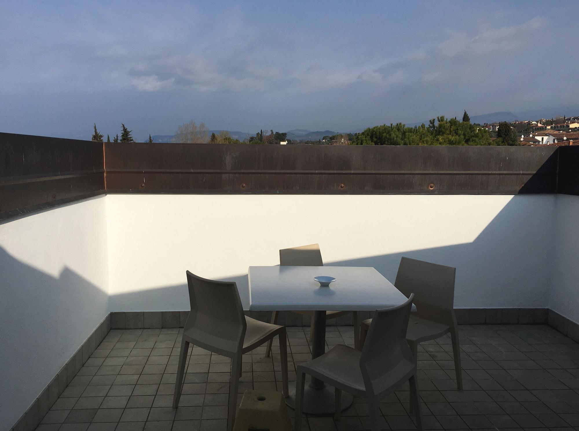 Vialeromadodici Rooms & Apartments Lazise Exterior photo