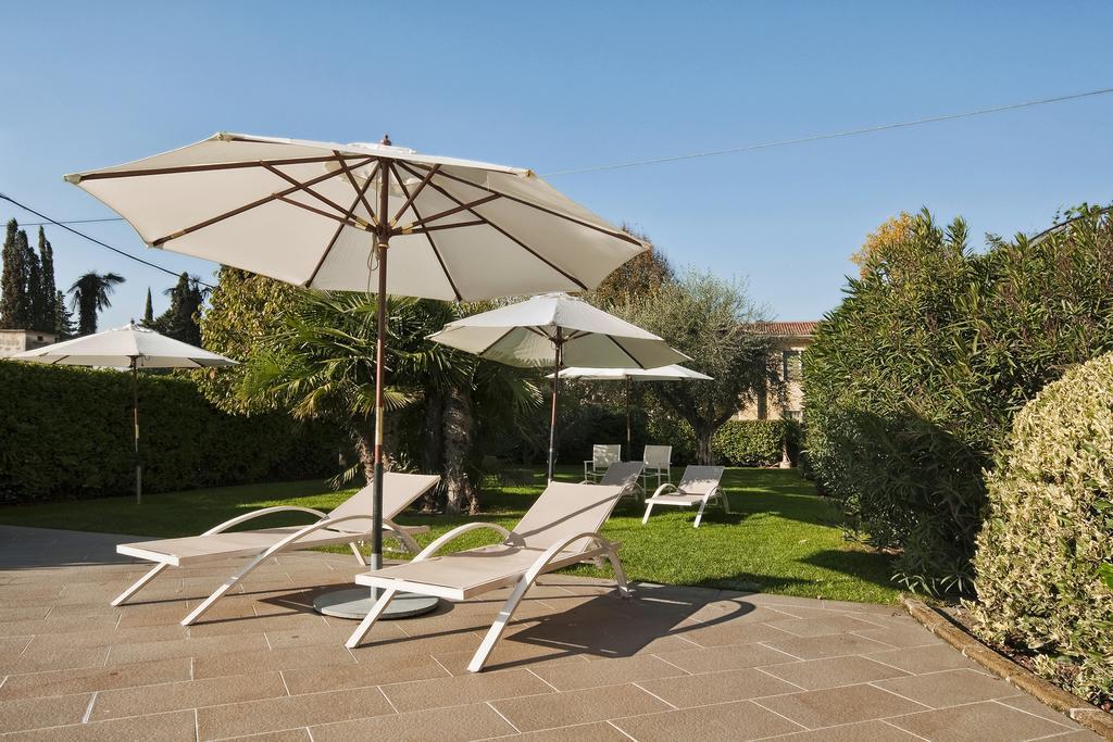 Vialeromadodici Rooms & Apartments Lazise Exterior photo