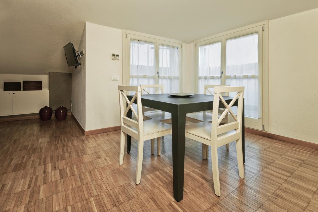 Vialeromadodici Rooms & Apartments Lazise Exterior photo