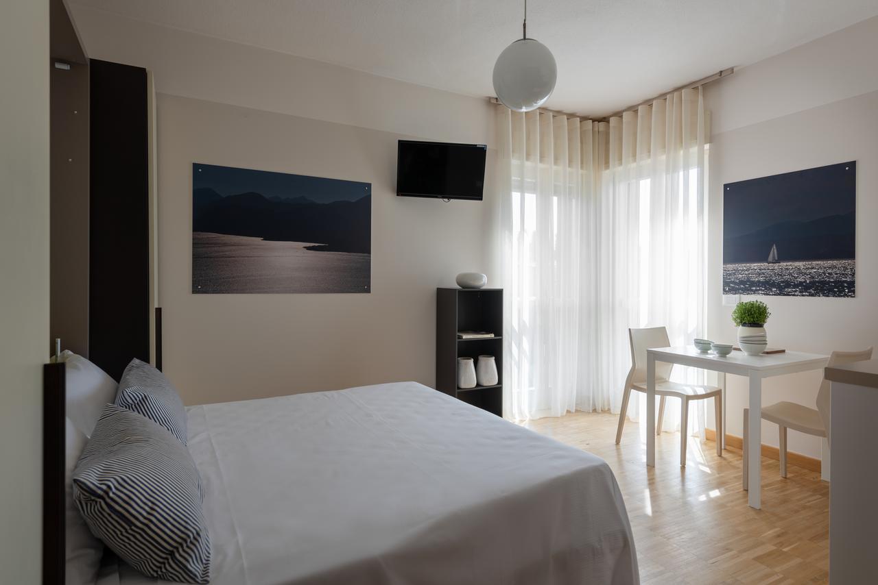Vialeromadodici Rooms & Apartments Lazise Exterior photo