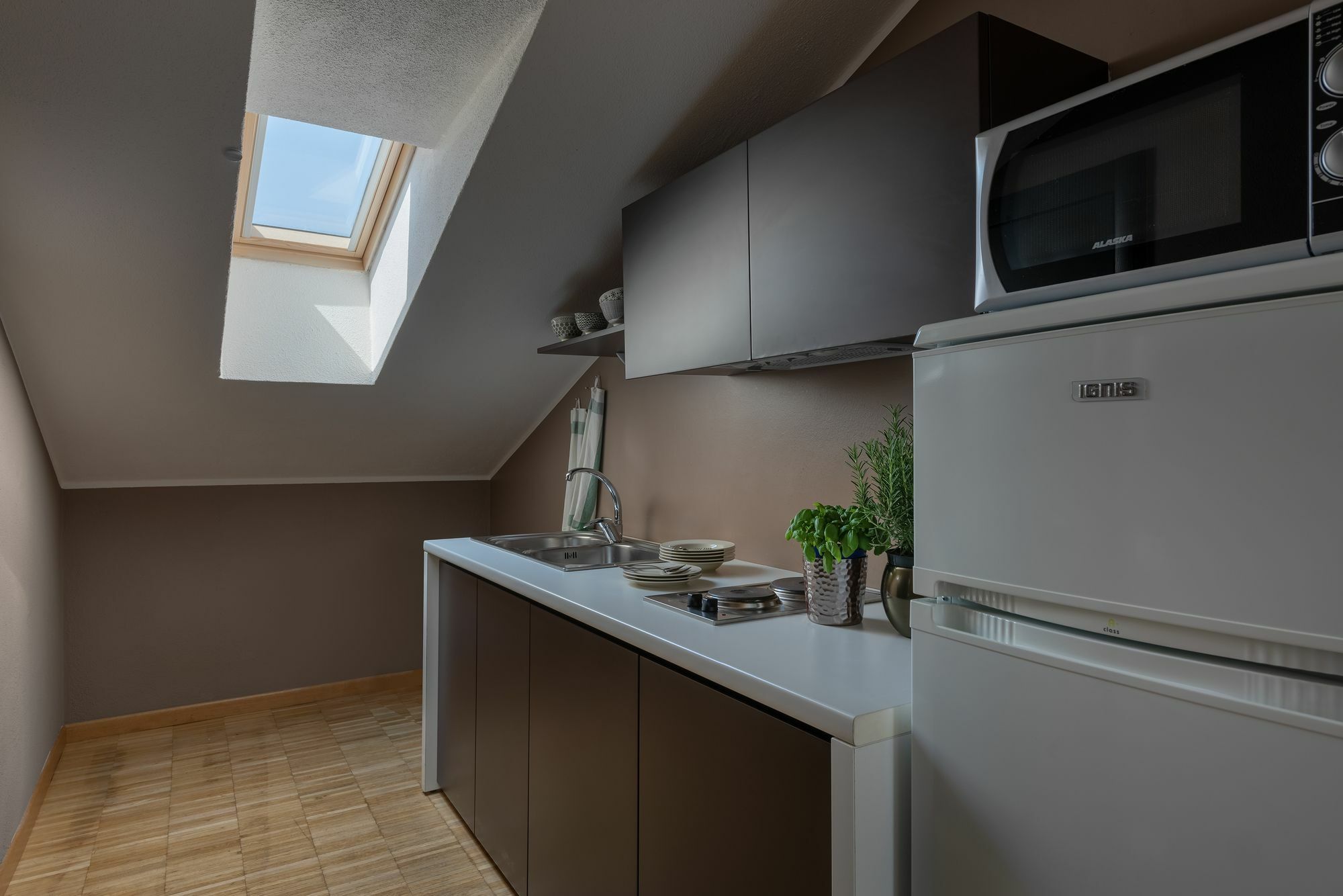Vialeromadodici Rooms & Apartments Lazise Exterior photo